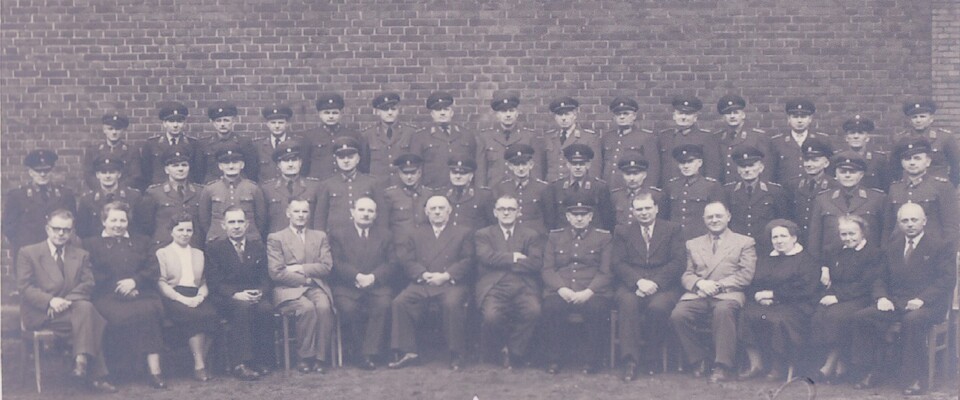 1926-Gruppenfoto von Bediensteten