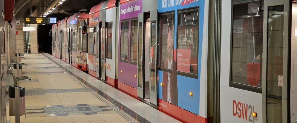 U-Bahn in der Haltestelle Ostentor